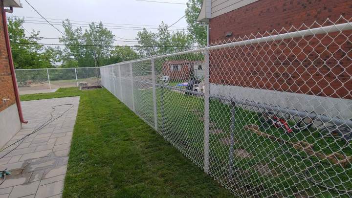 Clôtures à maille de chaînes Montréal