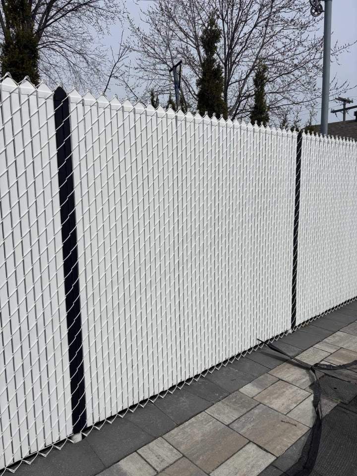 Chain link fences Montreal